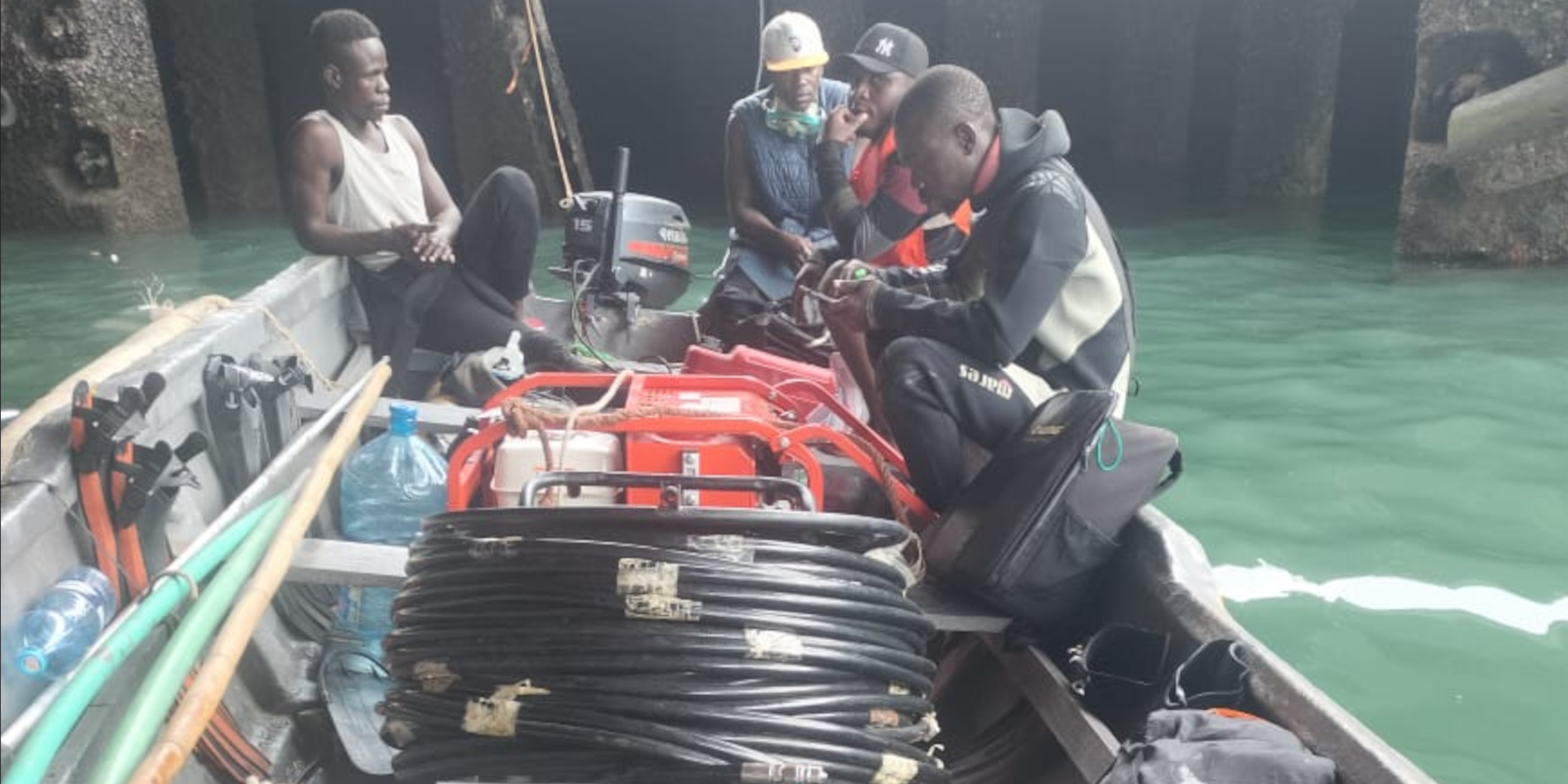 Underwater hull cleaning and propeller polishing